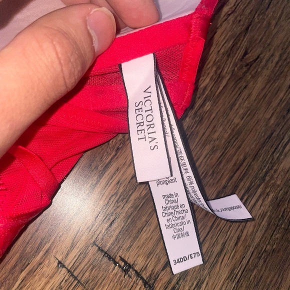 ❤️🔥Victorias secret very sexy plunge bra red lace bra strappy bra - Picture 11 of 15